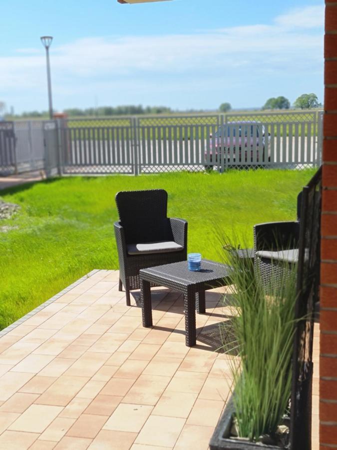 Lebskie Zacisze - Apartamenty Lebska Ostoja- Piaskowa Zarnowska Kültér fotó
